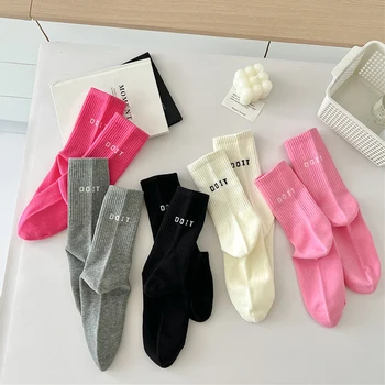 Новые женские носки Однотонные Модные женские спортивные носки с надписью Crew, Дышащие Простые Мягкие удобные повседневные хлопчатобумажные носки для девочек