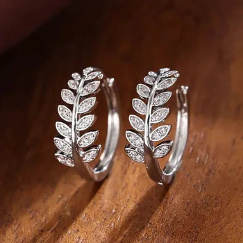 Простые стильные серьги-кольца в виде листьев серебристого цвета, маленькие серьги-кольца с покрытием из блестящего хрусталя CZ, изысканные серьги для девочек, модные украшения